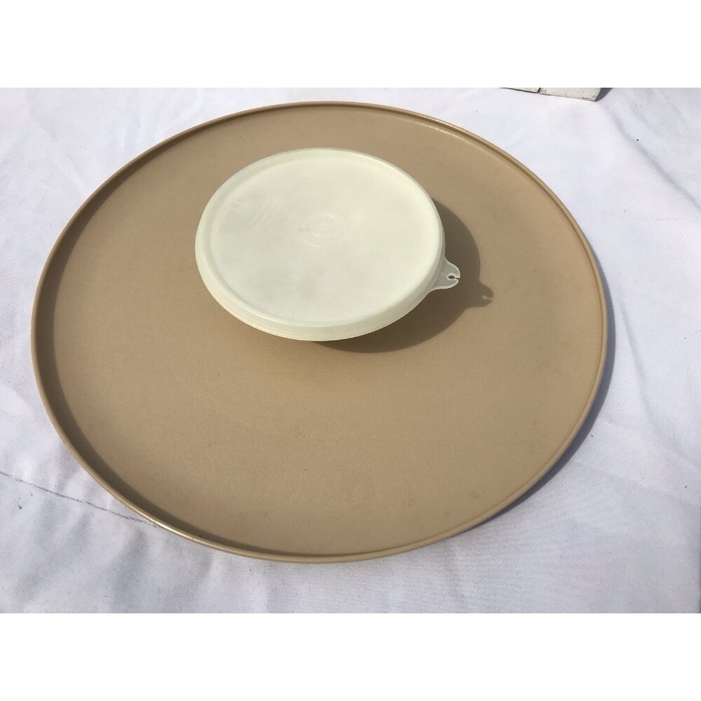 Vtg  Tupperware Veggie Chip Tray Dip Bowl w Lid 492 & 491 Almond White Round Set